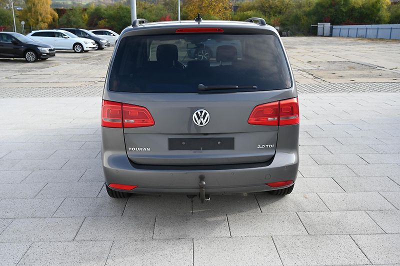 Volkswagen Touran 2.0TDI 103KW Match 7Míst 11/12 - fotka 6 z 49