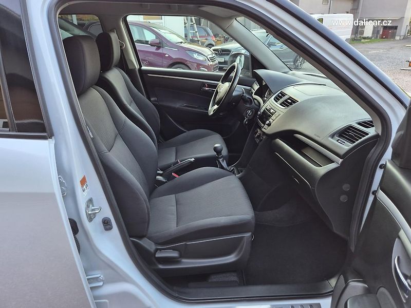 Suzuki Swift (2011) 1.2i 69KW 4x4 klima - fotka 36 z 52