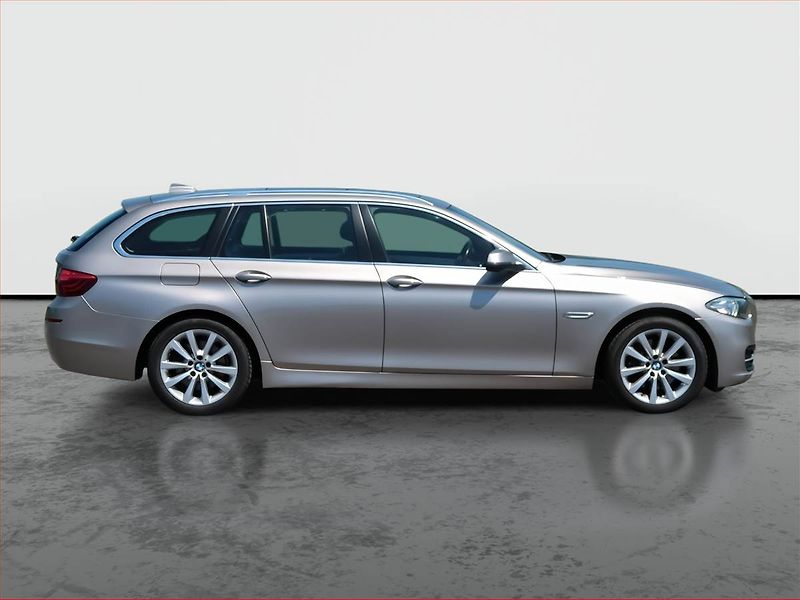 BMW Řada 5 (2016) 525d xDrive, 4X4, Automat - fotka 6 z 14