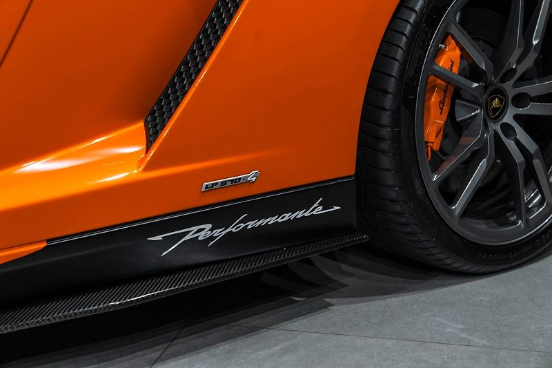 Lamborghini Gallardo Performante - fotka 4 z 36