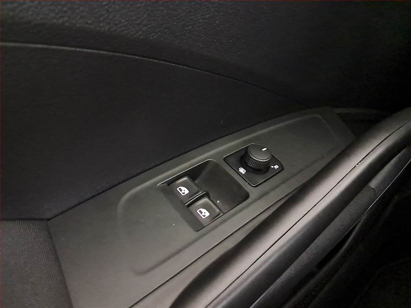 Škoda Fabia (2023) Ambition 1.0 TSI, Serv.kniha - fotka 16 z 17