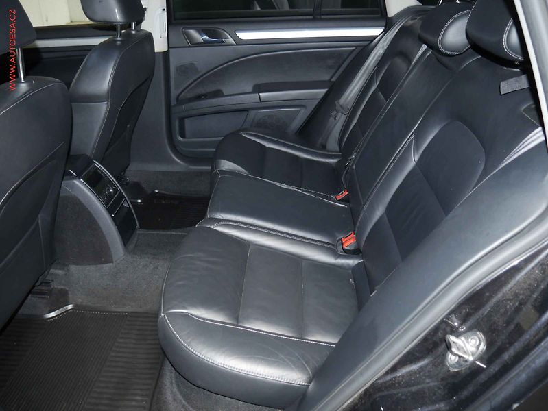 Škoda Superb (2011) 2.0 TDi, 1.maj, DSG, navi - fotka 10 z 23