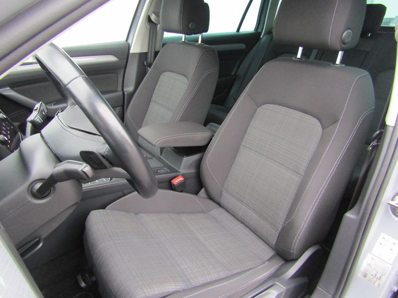 Volkswagen Passat Business 2.0 TDI 110KW DSG Var - fotka 18 z 30