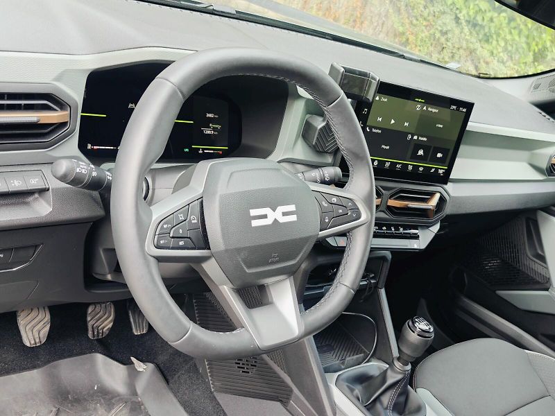 Dacia Bigster (2025) 1,2 mild hybrid-G 140 Extreme - fotka 6 z 27