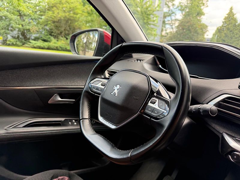 Peugeot 5008 1,5 HDi ALLURE PACK /1.maj./ČR - fotka 20 z 26