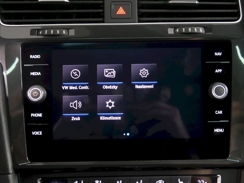 Volkswagen Golf (2019) ALLTRACK 2.0TDI 135kW 4M DSG - fotka 19 z 39
