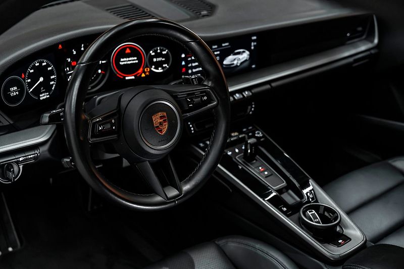 Porsche 911 - fotka 24 z 27
