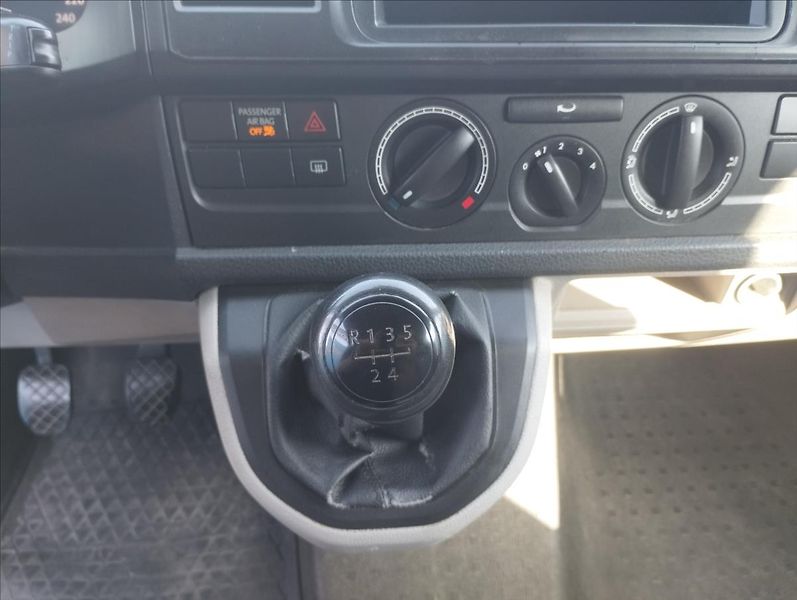 Volkswagen Transporter 2,0 62KW - fotka 15 z 16
