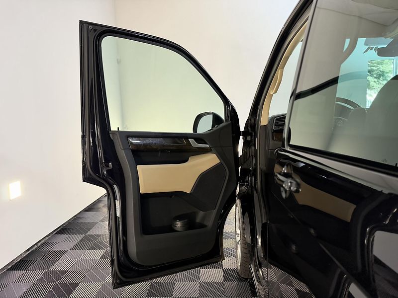 Volkswagen Multivan 2.0 TDI 4Motion Highline - fotka 15 z 43