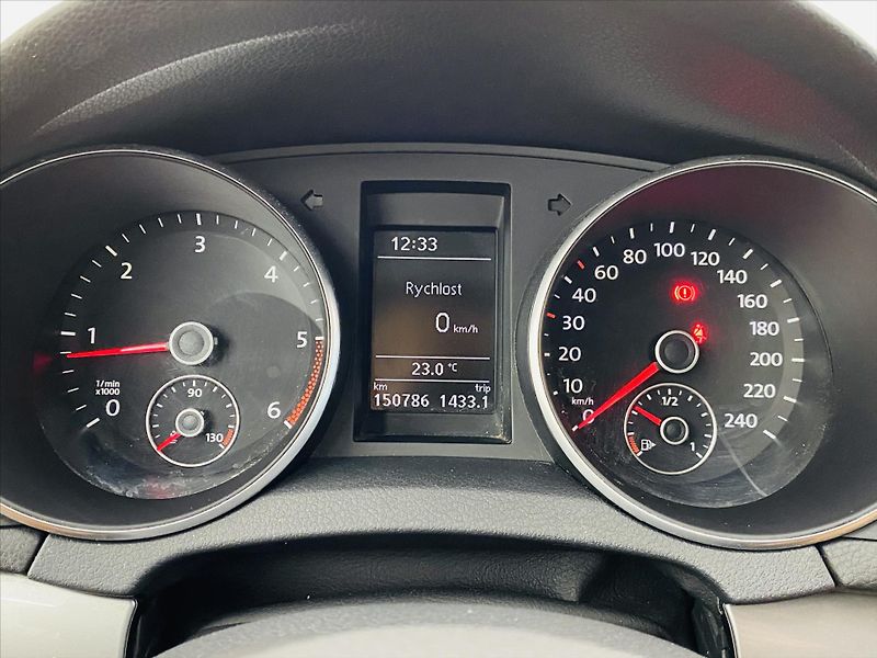 Volkswagen Golf 1,6 TDI 77kW - fotka 11 z 22