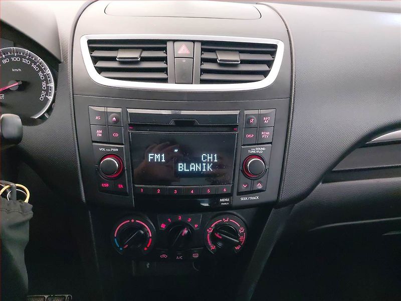 Suzuki Swift (2015) 1.2 - fotka 12 z 14
