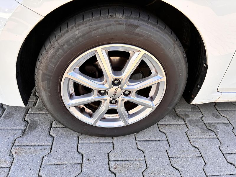 Hyundai i20 -55kW KLIMA,4x KOLA NA ZIMU - fotka 20 z 23