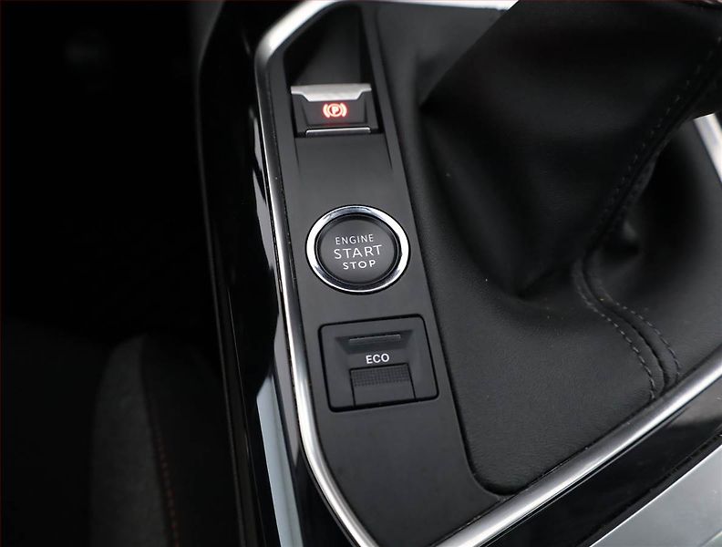 Peugeot 5008 (2021) 1.5 BlueHDi, 7 míst, ČR,1.maj - fotka 15 z 20