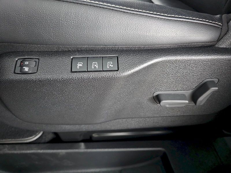Toyota ProAce Verso (2025) L2 2.0D 180k 8AT VIP 6S SKYVIE - fotka 25 z 31
