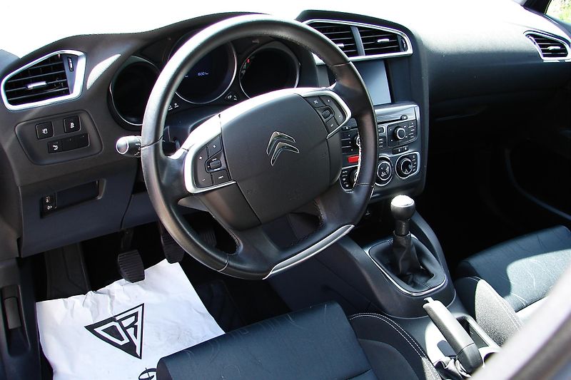 Citroën C4 II. 1.6 VTi 120PS NAVI-ZADÁN!  - fotka 16 z 34