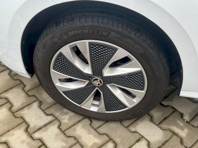 Škoda Kamiq (2024) SELEC TSI 85/1.0 M6F - fotka 11 z 33
