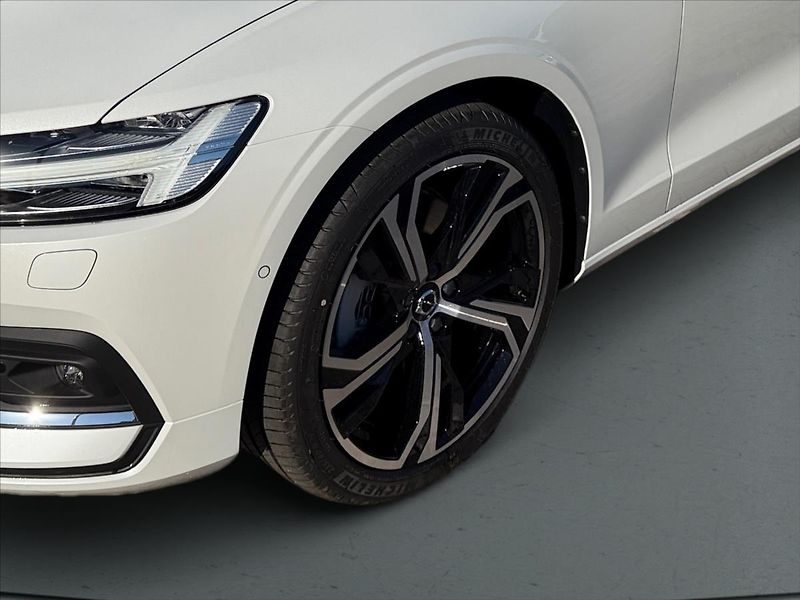 Volvo V60 (2026) 2,0 B4 Plus Bright 6703 - fotka 6 z 14