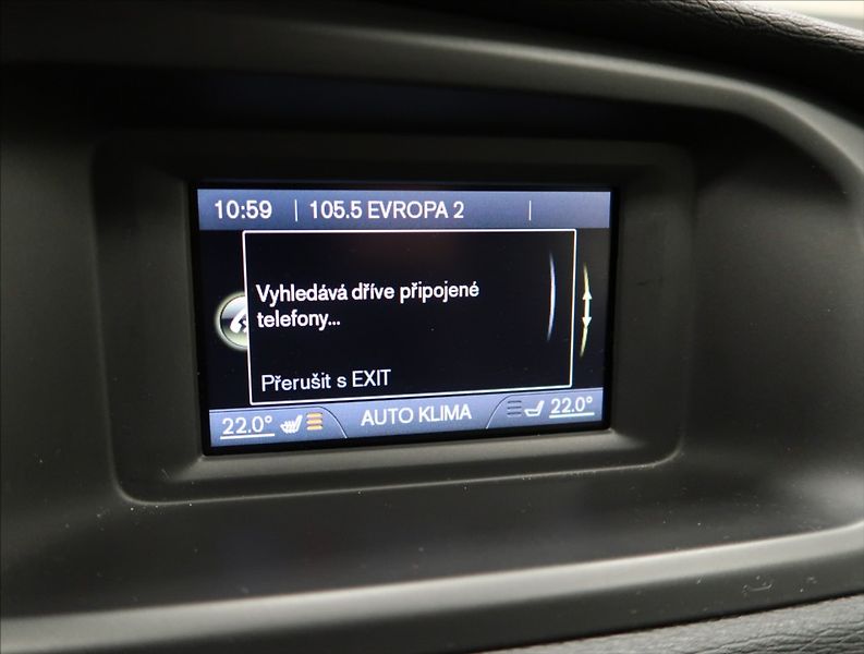 Volvo V40 2,0 D AUT NEZ. TOPENÍ - fotka 19 z 22