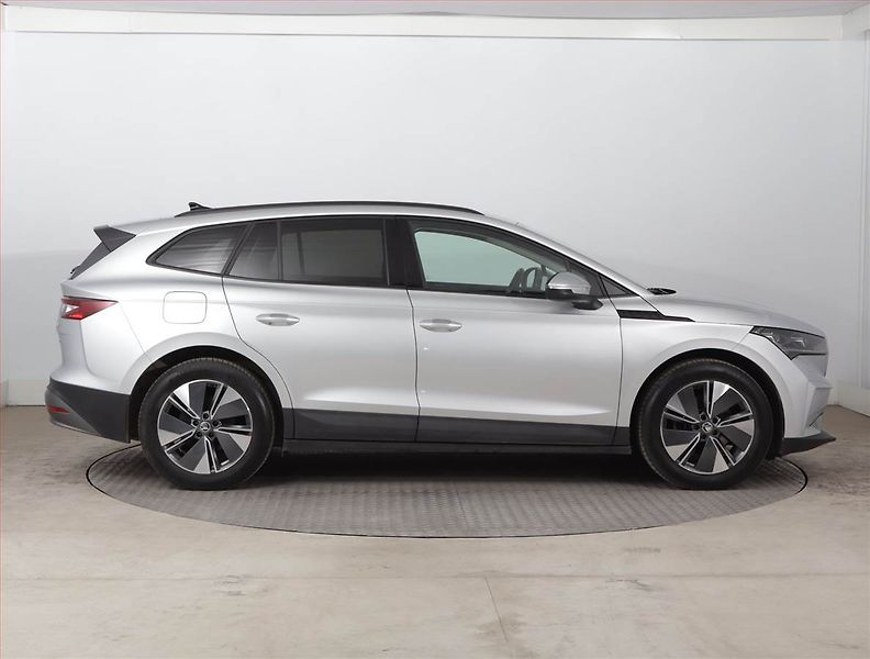 Škoda Enyaq (2023) iV 60 (62 kWh), SoH 93% - fotka 6 z 24