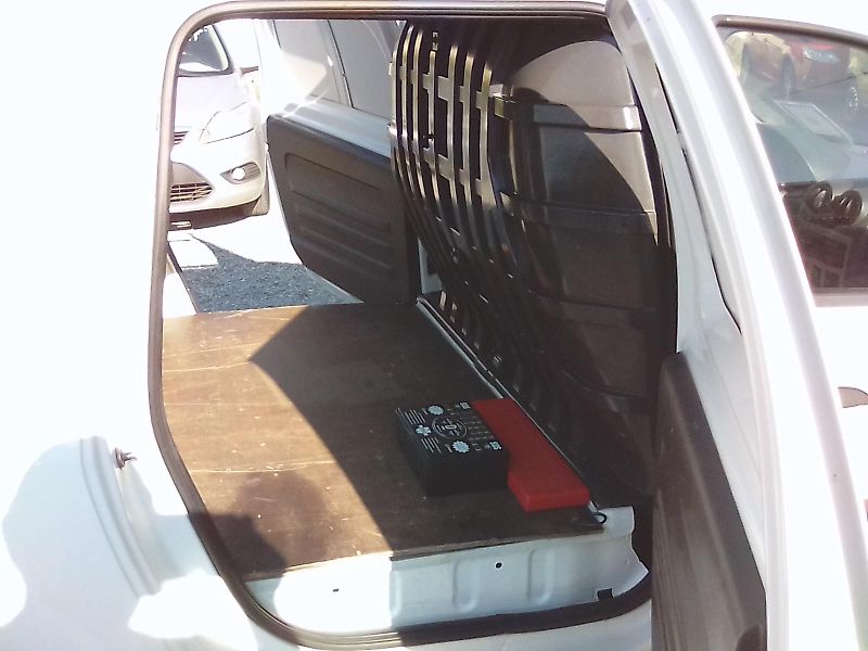 Dacia Logan (2011) Express 1.6i / 62 KW, závěs - fotka 23 z 39