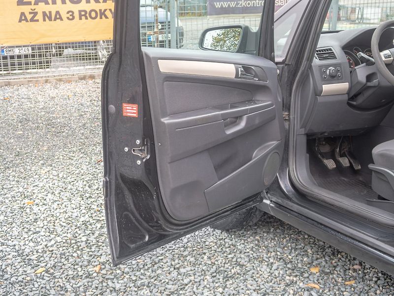 Opel Zafira (2008) 1.9D 88KW - 7 sedadel - fotka 9 z 40