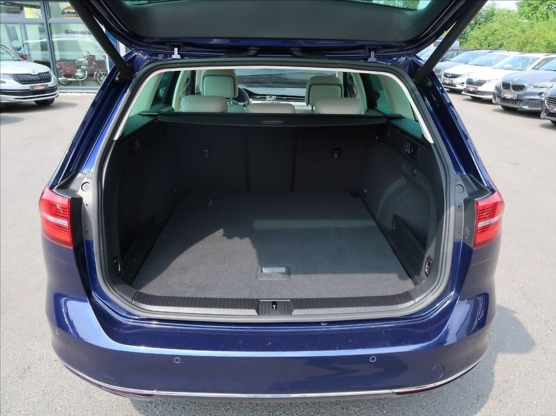 Volkswagen Passat 2,0 TDi,110kW,1majČR,Highline - fotka 24 z 27