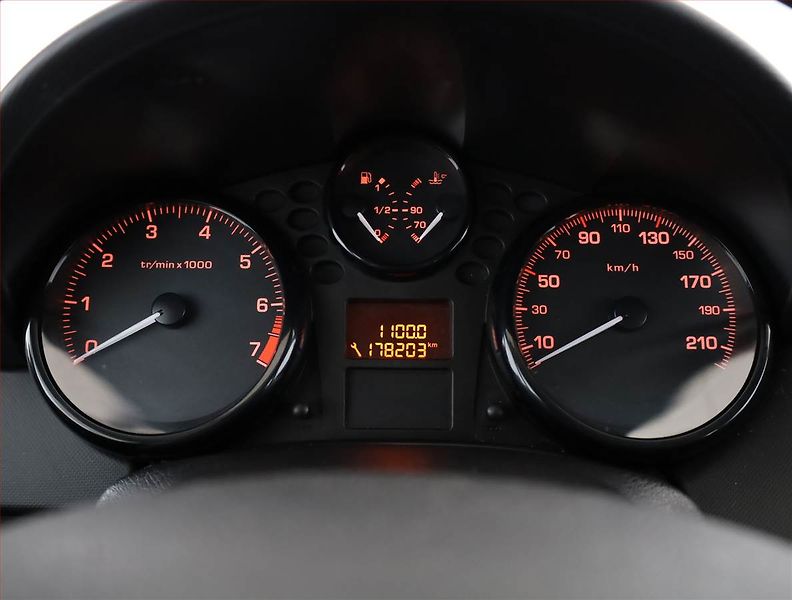 Peugeot 207 (2009) 1.4, nová STK, v dobrém stavu - fotka 8 z 14