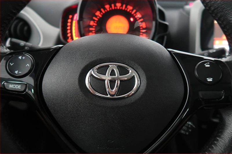 Toyota Aygo (2018) 1.0 VVT-i, Serv.kniha - fotka 16 z 18