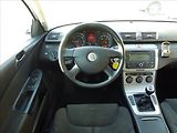 Volkswagen Passat 2,0 TDi  Comfort - náhled 30