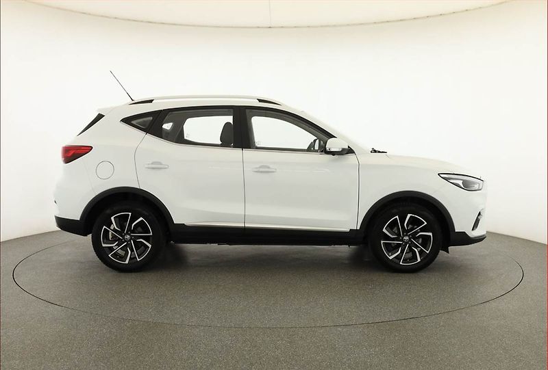 MG ZS (2024) Luxury 1.0 Turbo, Automat - fotka 6 z 21