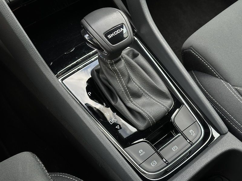 Škoda Karoq 1.5TSi DSG 150PS Sportline Mat - fotka 30 z 39