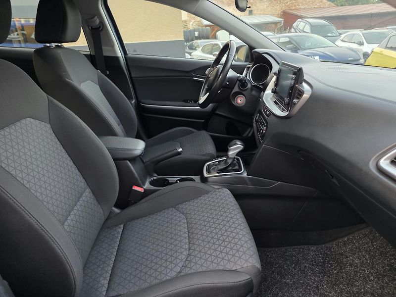Kia Ceed 1.5-V ZÁRUCE-AUTOMAT-KAMERA - fotka 36 z 36