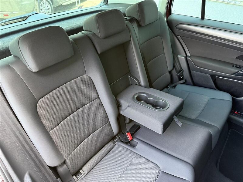 Volkswagen Golf Sportsvan 1,5 TSI 96kW, Nez.Topení, Po s - fotka 24 z 31