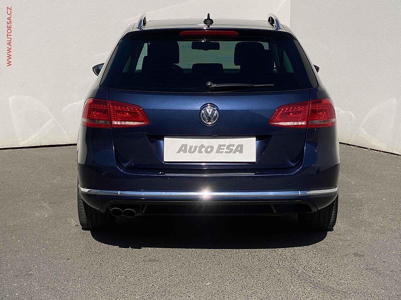 Volkswagen Passat (2014) 2.0 TSi, Highline, bixen - fotka 5 z 17