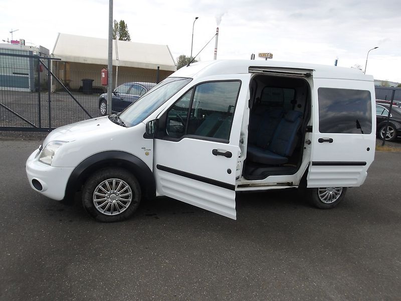 Ford Tourneo Connect 1,8TDCi L1H2 ČR NAJ.179000km ! - fotka 2 z 33