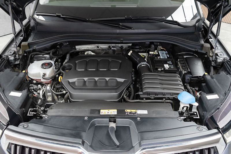 Škoda Kodiaq 2.0TSI 4x4*L&K*TAŽNÉ*DPH*ČR 1M - fotka 42 z 50