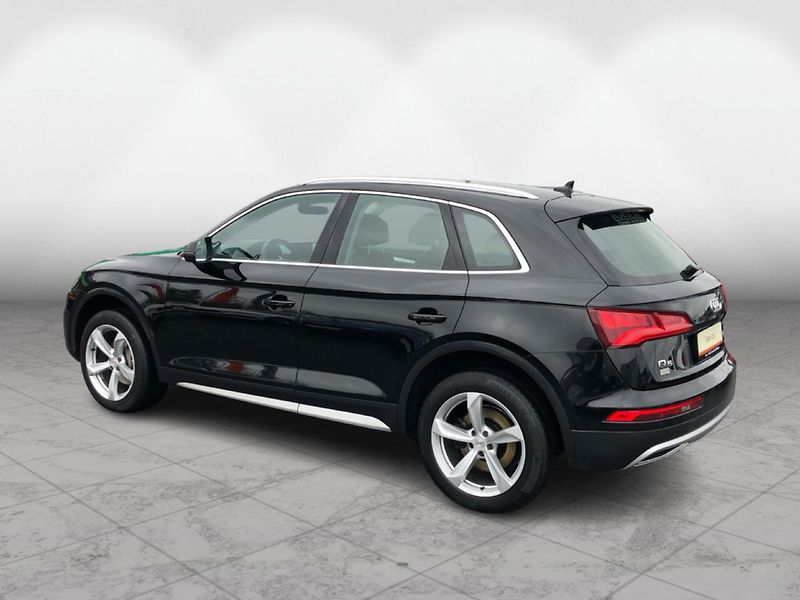 Audi Q5 DESIGN 2.0 TDI 140 KW Quattro - fotka 7 z 30