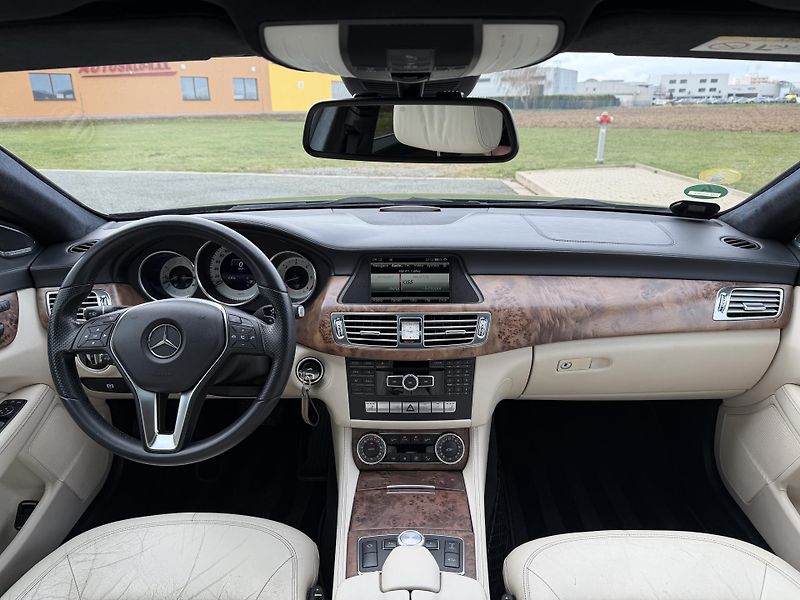 Mercedes-Benz CLS 350 CDI 7G LED NAVI H/K KAMERA - fotka 12 z 45