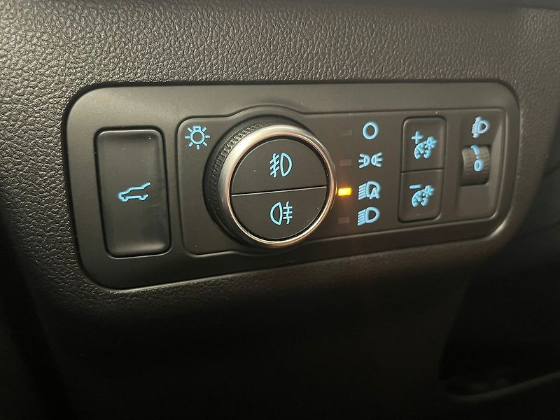 Ford Kuga 2.5 HEV 4X4 REZERVOVÁNO - fotka 26 z 70