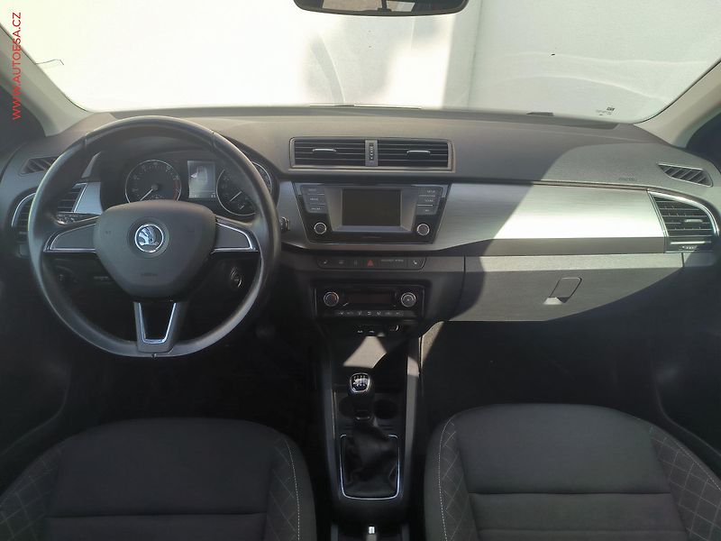 Škoda Fabia (2016) 1.2 TSi, 2.maj,ČR, Style - fotka 8 z 18