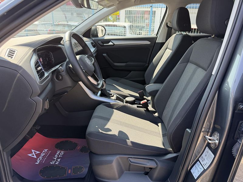 Volkswagen T-Roc 1,5 TSi/110kW LIFE - DSG,TZ,.. - fotka 11 z 67