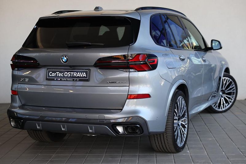 BMW X5 xDrive30d - fotka 4 z 18