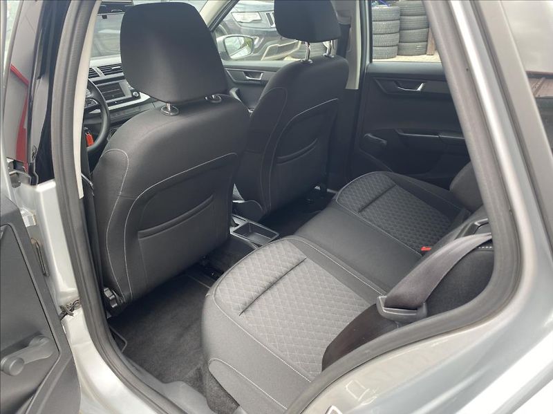 Škoda Fabia 1,4 TDI Ambition - fotka 14 z 39