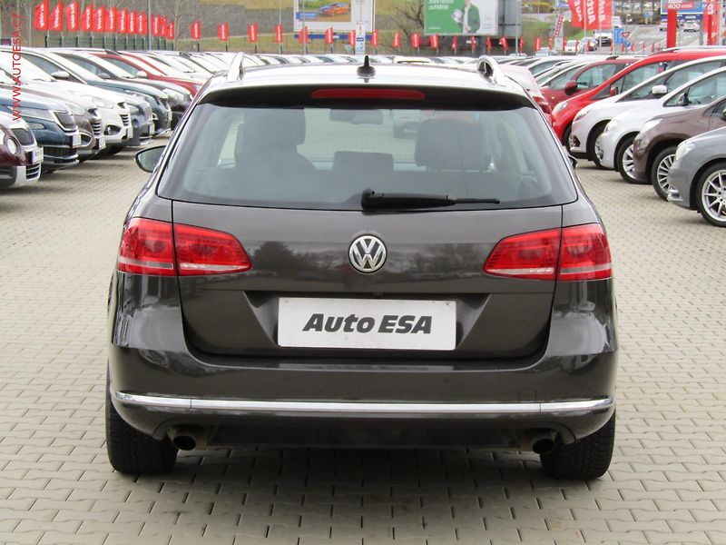 Volkswagen Passat (2012) 2.0TDi 4x4, DSG, bixen - fotka 5 z 16