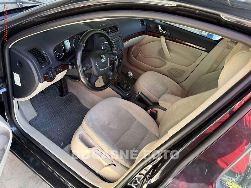 Škoda Octavia (2009) 1.4 TSi, ČR, autoAC - fotka 3 z 3