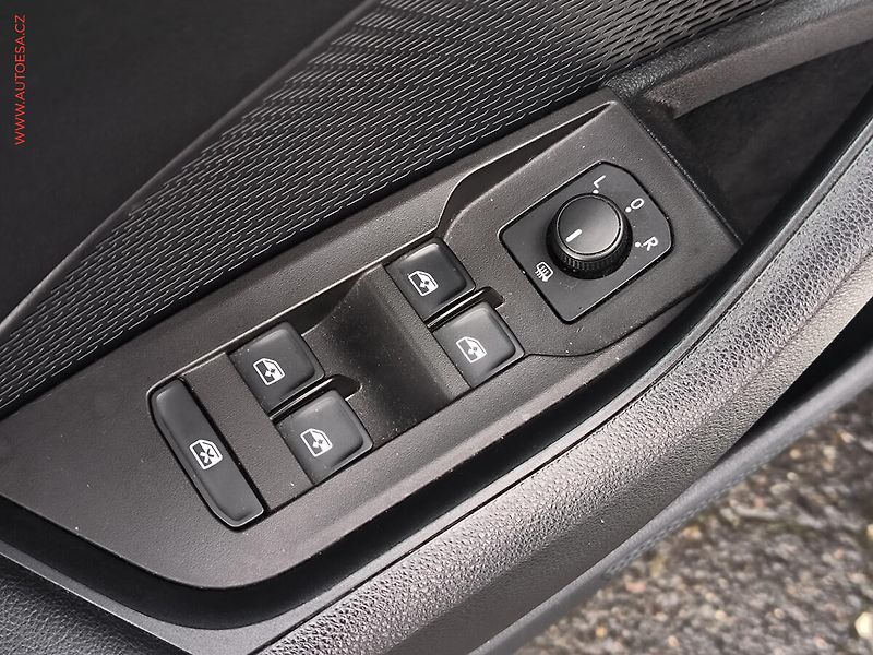 Škoda Octavia (2020) 2.0TDi, ČR, DSG, LED - fotka 24 z 26