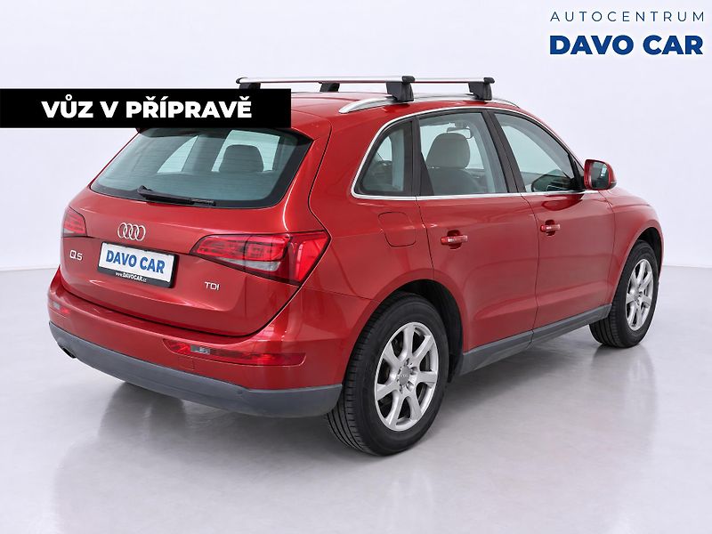 Audi Q5 2.0 TDI 105kW Aut.klima 1.Maj - fotka 3 z 12