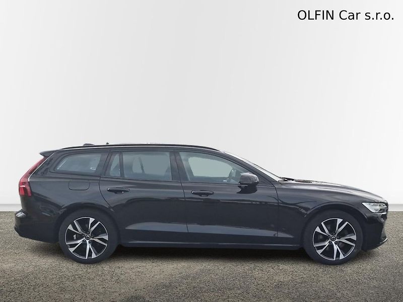 Volvo V60 B4 benzin Plus Dark DCT - fotka 6 z 26