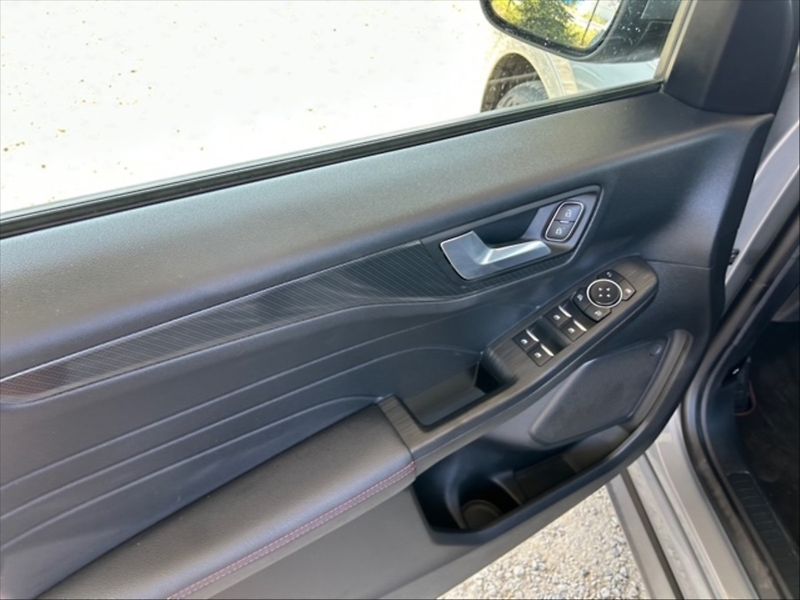 Ford Kuga 2,5 DT HEV St-Line AT - fotka 11 z 11