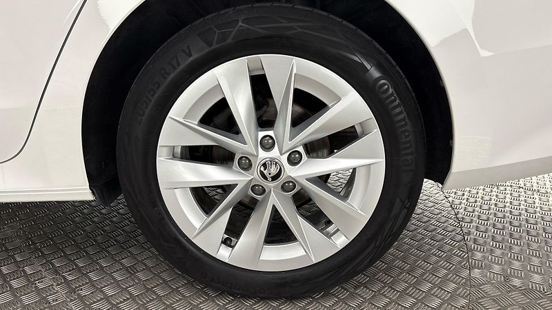 Škoda Octavia 2.0 TDI DSG Style - fotka 19 z 27